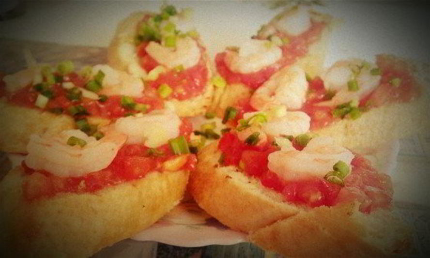 Рецепт брускетта с креветками и авокадо