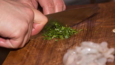 брускетта с креветками