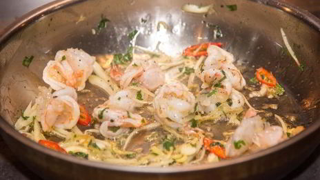 брускетта с креветками