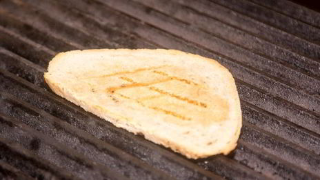 брускетта с креветками