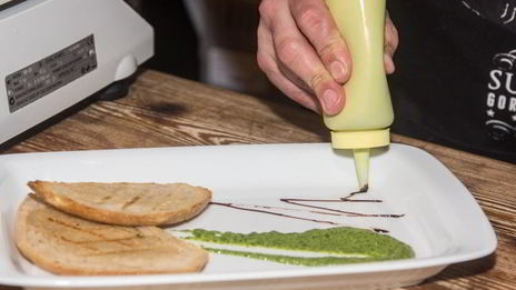 брускетта с креветками