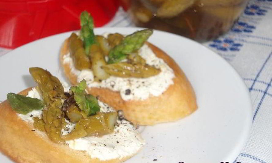 Рецепт брускетта с маринованной спаржей