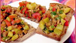 Брускетта с мясом и овощами