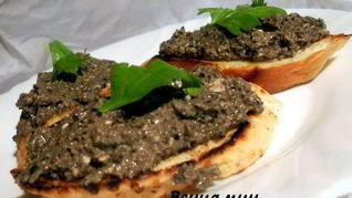 Брускетта с оливковой пастой