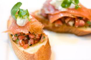 Брускетта с семгой