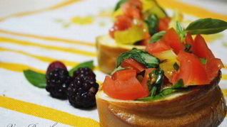 Брускетта с томатами