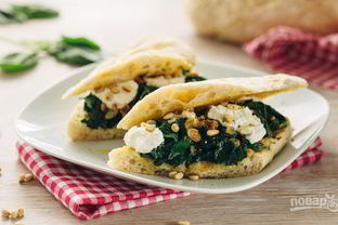 Брускетта со шпинатом