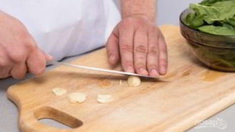 брускетта со шпинатом