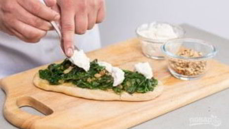 брускетта со шпинатом