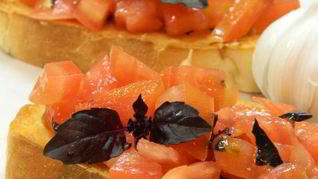 Брускетта традиционная итальянская закуска