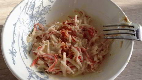 брускетты с крабовыми палочками, айоли и огурцом