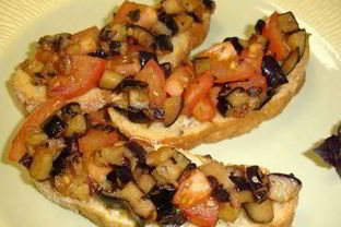 Хрустящая брускетта с баклажанами