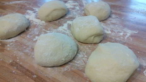 булочки для бургеров и капустный салат