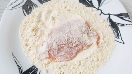 бургер с куриным филе и беконом