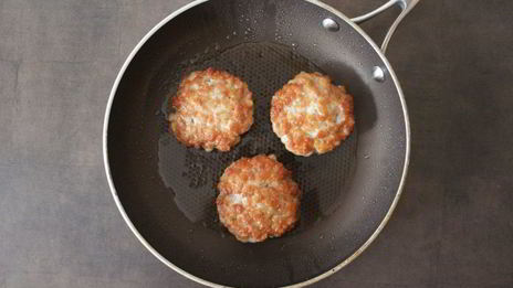 бургер со свиным бифштексом