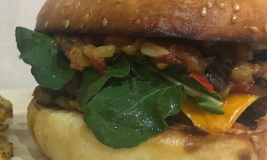 Рецепт бургер солнечный с баклажаном и помидорами