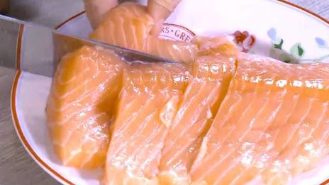 бургеры с котлетками из семги и каперсов