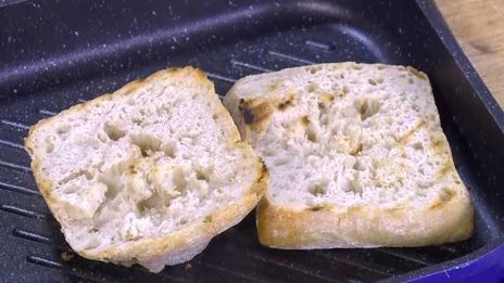 бургеры с котлетками из семги и каперсов