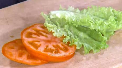 бургеры с котлетками из семги и каперсов