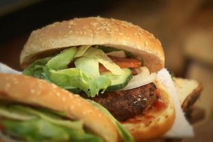 Бургеры со свининои и говядинои