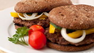 Домашний гамбургер с ржаным хлебом