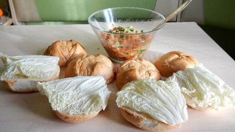 гамбургер с куриным филе