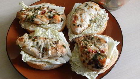 гамбургер с куриным филе