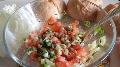 гамбургер с куриным филе