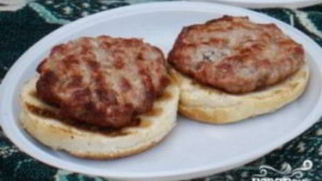 гамбургеры на мангале