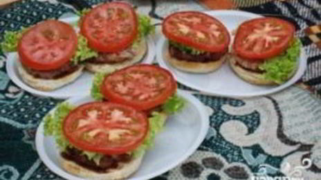 гамбургеры на мангале