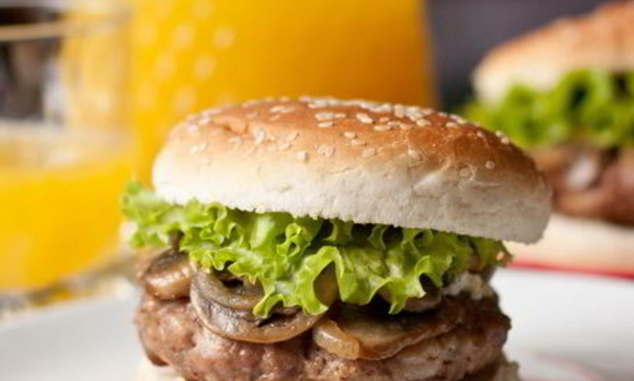 Рецепт гамбургеры с голубым сыром и грибами