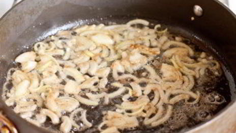 гамбургеры с голубым сыром и грибами