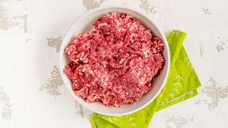 классический бургер с луком фри