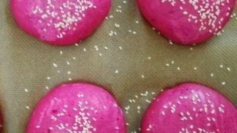 розовый бургер с нежнейшей котлетой