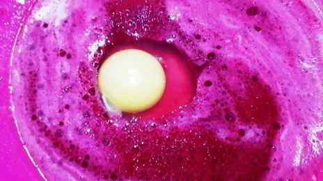 розовый бургер с нежнейшей котлетой