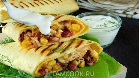 буррито с курицей и фасолью