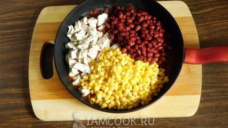 буррито с курицей и фасолью