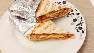 Буррито со свининой и фасолью