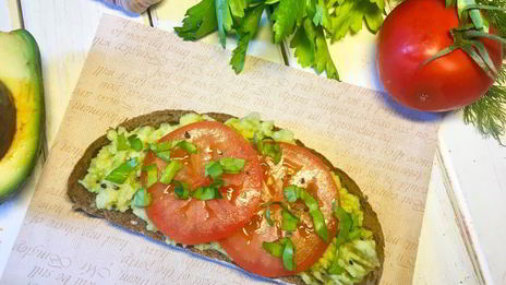 бутерброд с авокадо