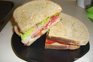 Бутерброд с колбасой