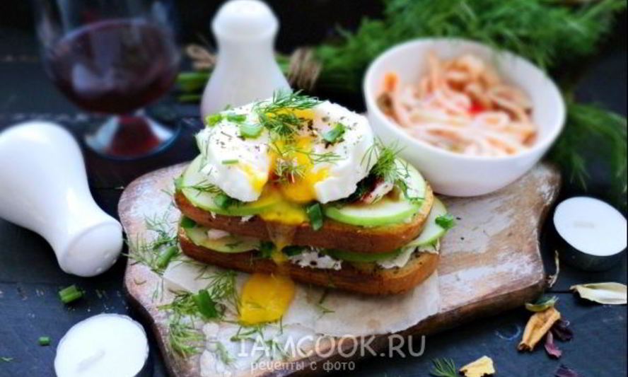 Рецепт бутерброд с маринованным кальмаром и яйцом