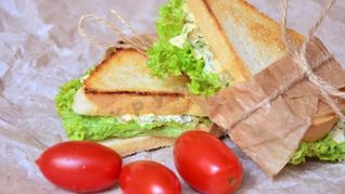 Бутерброды для пикника сэндвич с яичным салатом