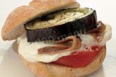 Бутерброды с баклажанами и сыром