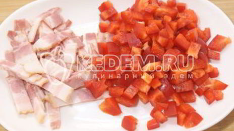 бутерброды с фаршем и томатным соусом