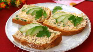Бутерброды с консервированной горбушей и сыром