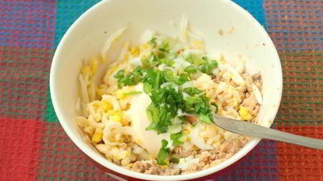 бутерброды с консервированной горбушей и сыром