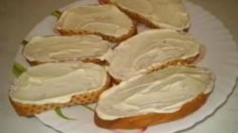 бутерброды с консервированной рыбой