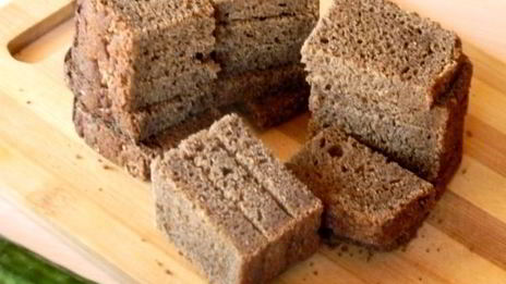 бутерброды с красной рыбой и огурцом