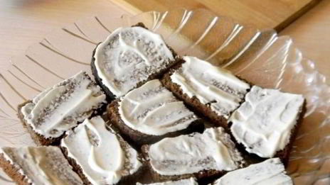 бутерброды с красной рыбой и огурцом