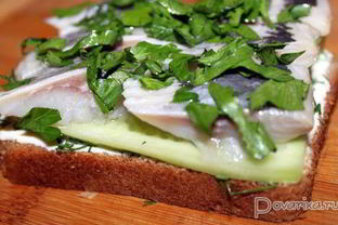 Бутерброды с селедкой